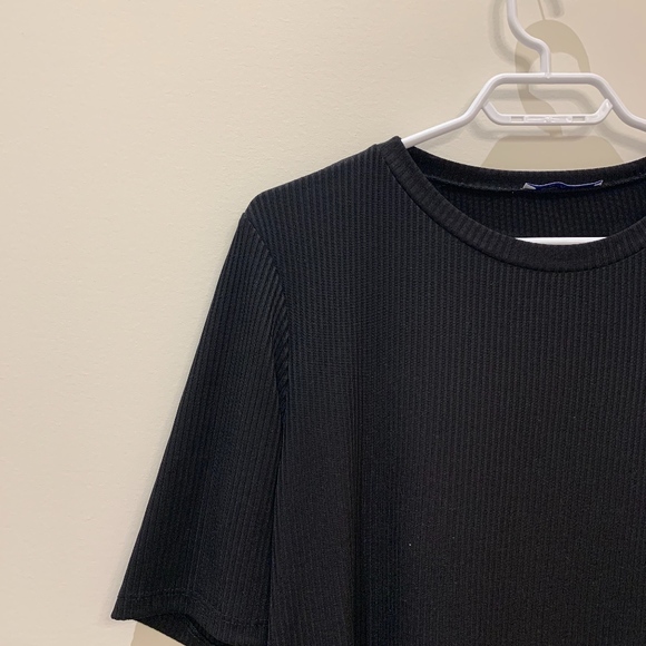 Long black t-shirt - Picture 3 of 3